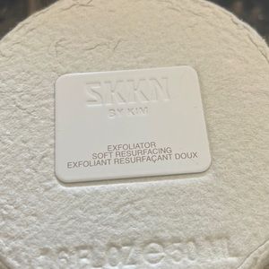 Skkn by Kim’s exfoliator 1.6 oz new
